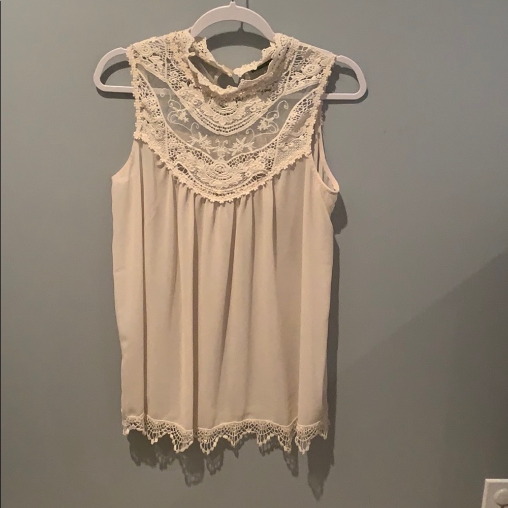 Lace sleeveless shirt